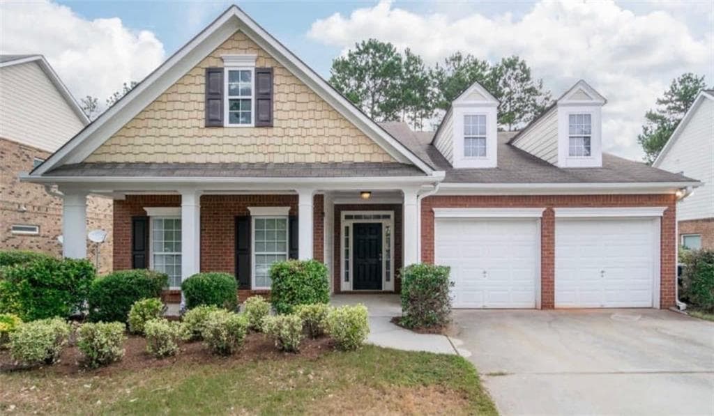 3 bedroom, 2 bathroom, 1,947 sq ft single family residence for sale at 560 Golden Meadow Drive, Mcdonough, GA 30252