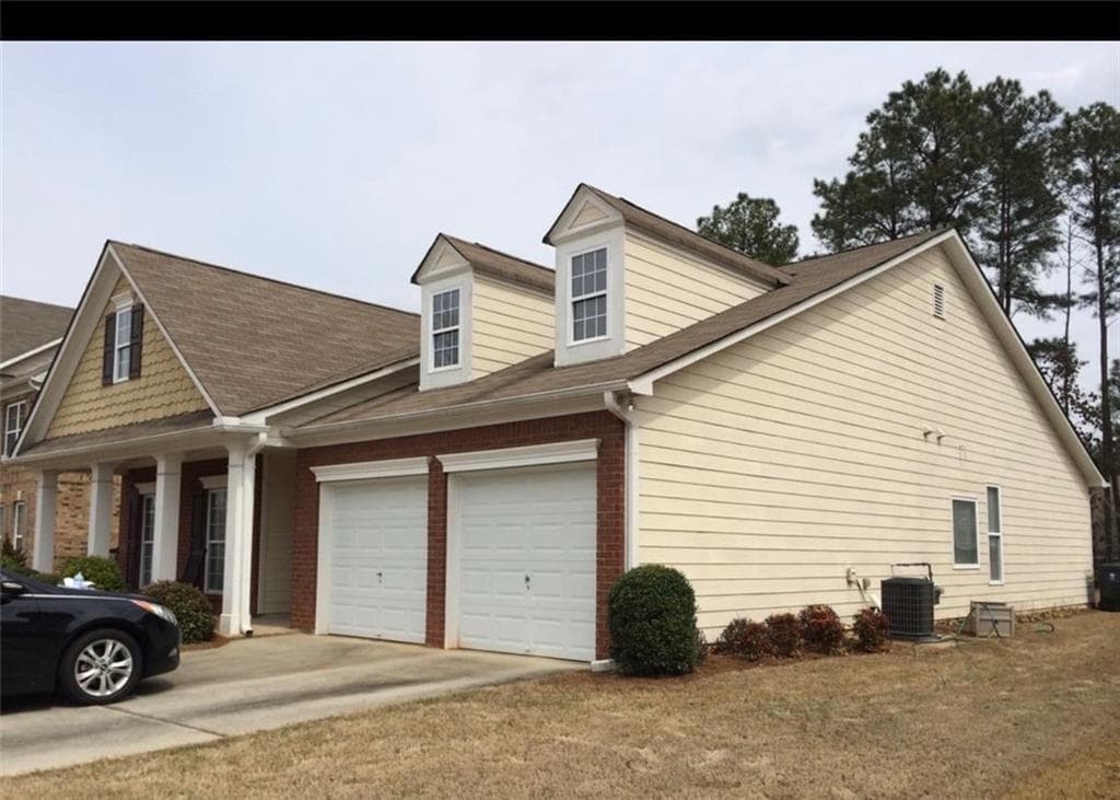 3 bedroom, 2 bathroom, 1,947 sq ft single family residence for sale at 560 Golden Meadow Drive, Mcdonough, GA 30252 — photo 2