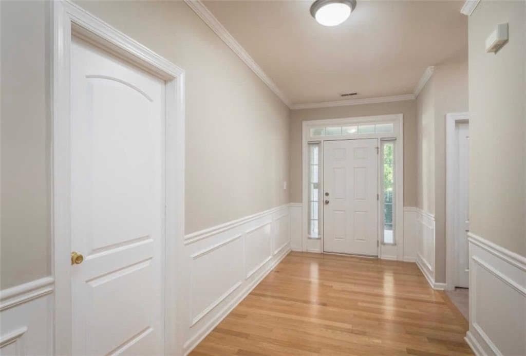 3 bedroom, 2 bathroom, 1,947 sq ft single family residence for sale at 560 Golden Meadow Drive, Mcdonough, GA 30252 — photo 4
