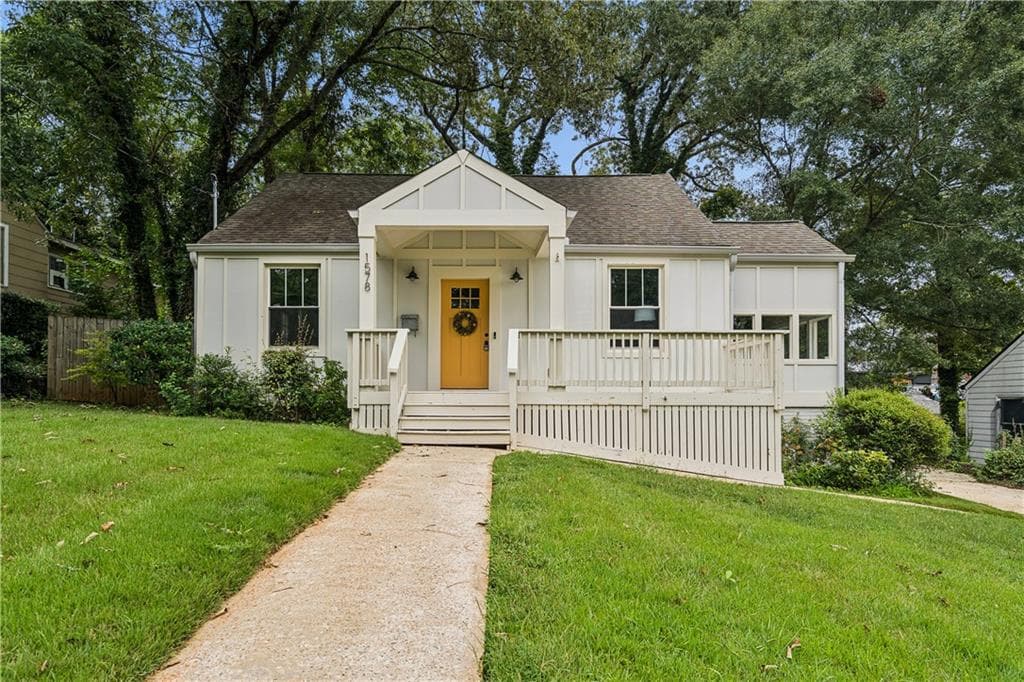 3 bedroom, 2 bathroom, 1,297 sq ft single family residence for sale at 1578 Belmont Avenue, Atlanta, GA 30310