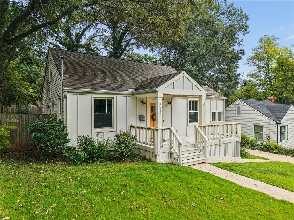 3 bedroom, 2 bathroom, 1,297 sq ft single family residence for sale at 1578 Belmont Avenue, Atlanta, GA 30310 — photo 2