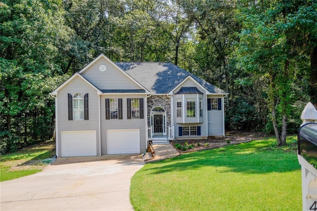 4 bedroom, 3 bathroom, 2,811 sq ft single family residence for sale at 4340 Mapleton Way, Cumming, GA 30028