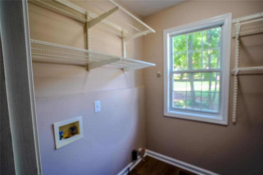 4 bedroom, 3 bathroom, 2,811 sq ft single family residence for sale at 4340 Mapleton Way, Cumming, GA 30028 — photo 7