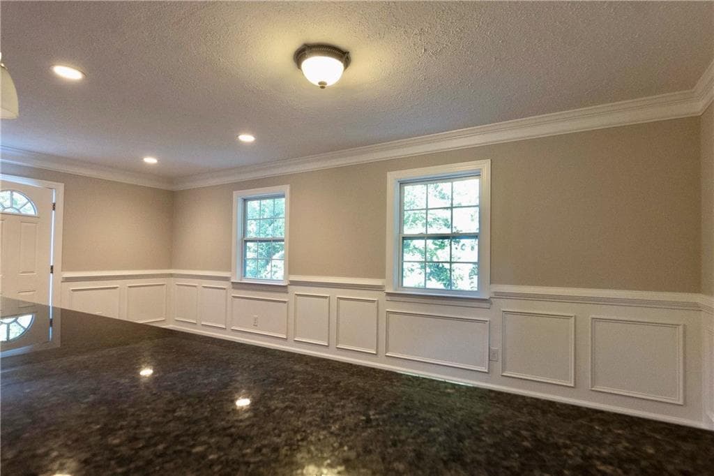4 bedroom, 3 bathroom, 2,200 sq ft single family residence for sale at 5507 Riverside Drive, Sugar Hill, GA 30518 — photo 9