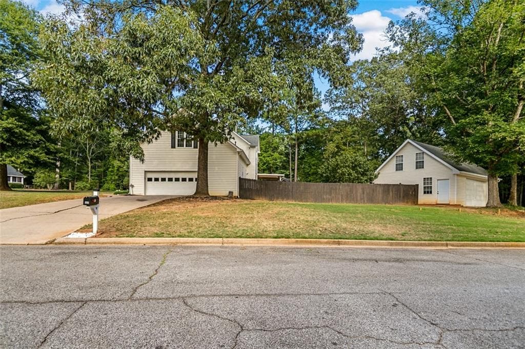 4 bedroom, 3 bathroom, 2,287 sq ft single family residence for sale at 507 Daileys Creek Drive, Mcdonough, GA 30253 — photo 4
