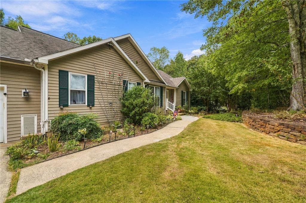 5 bedroom, 3 bathroom, 3,154 sq ft single family residence for sale at 226 Arrow Wood Drive, Waleska, GA 30183 — photo 2