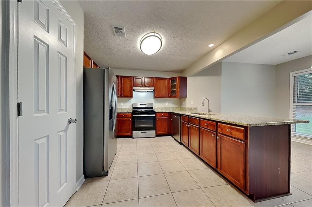 3 bedroom, 4 bathroom, 2,414 sq ft single family residence for rent at 677 Longbow Court, Stone Mountain, GA 30087 for $2,100 a month — photo 4