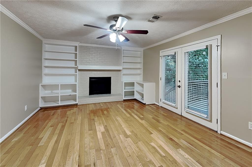 4 bedroom, 3 bathroom, 2,164 sq ft single family residence for rent at 350 Ivy Mill Court, Roswell, GA 30076 for $2,975 a month — photo 2