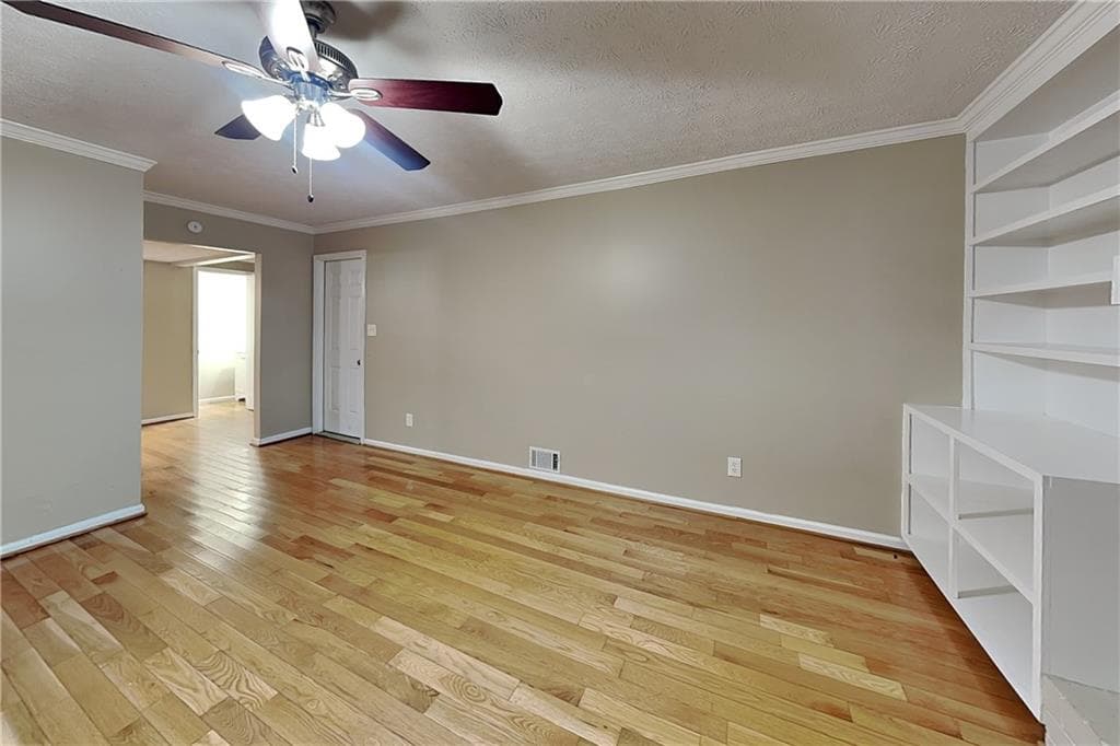 4 bedroom, 3 bathroom, 2,164 sq ft single family residence for rent at 350 Ivy Mill Court, Roswell, GA 30076 for $2,975 a month — photo 3