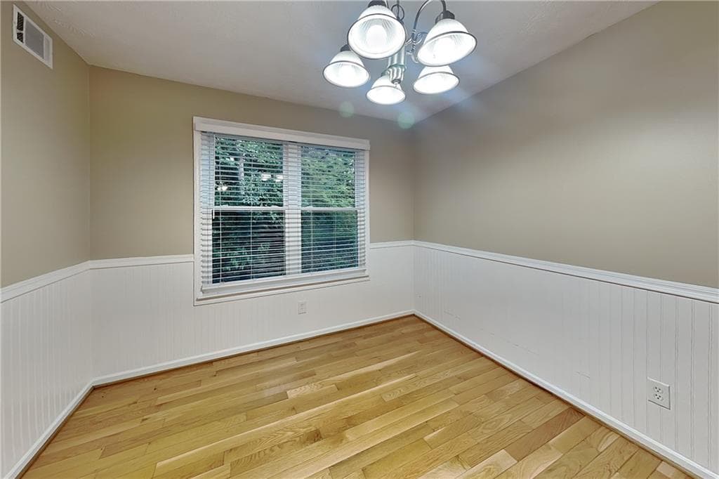 4 bedroom, 3 bathroom, 2,164 sq ft single family residence for rent at 350 Ivy Mill Court, Roswell, GA 30076 for $2,975 a month — photo 9