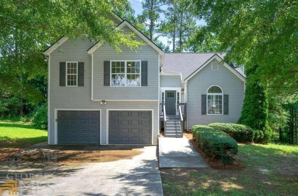 3 bedroom, 2 bathroom, 1,393 sq ft single family residence for sale at 7305 Battle Point, Douglasville, GA 30134