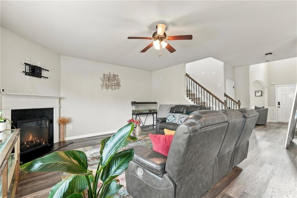 5 bedroom, 3 bathroom, 3,413 sq ft single family residence for sale at 1168 Gaines Street, Jonesboro, GA 30238 — photo 4