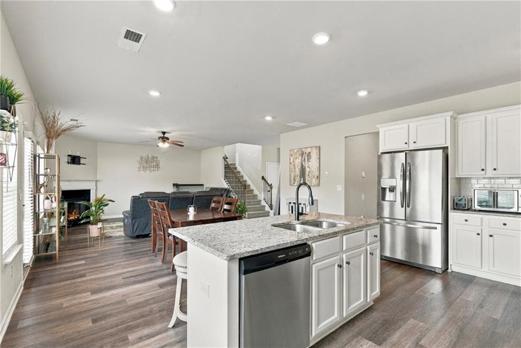 5 bedroom, 3 bathroom, 3,413 sq ft single family residence for sale at 1168 Gaines Street, Jonesboro, GA 30238 — photo 7