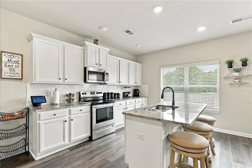 5 bedroom, 3 bathroom, 3,413 sq ft single family residence for sale at 1168 Gaines Street, Jonesboro, GA 30238 — photo 8