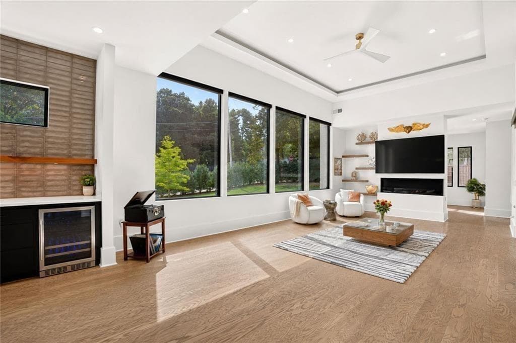 5 bedroom, 5 bathroom, 3,316 sq ft single family residence for sale at 1192 Bernadette Lane, Atlanta, GA 30329 — photo 9