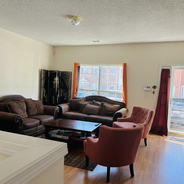 2 bedroom, 3 bathroom, 1,492 sq ft townhouse for sale at 2784 Parkway Cove, Lithonia, GA 30058 — photo 4