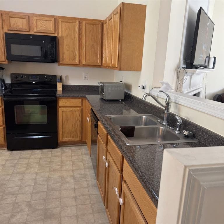 2 bedroom, 3 bathroom, 1,492 sq ft townhouse for sale at 2784 Parkway Cove, Lithonia, GA 30058 — photo 5