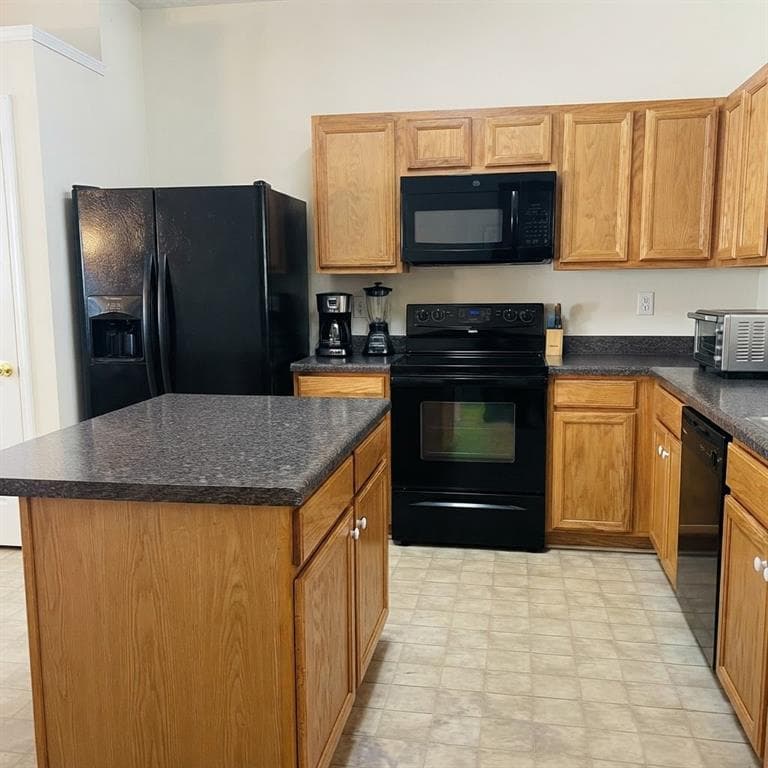 2 bedroom, 3 bathroom, 1,492 sq ft townhouse for sale at 2784 Parkway Cove, Lithonia, GA 30058 — photo 6