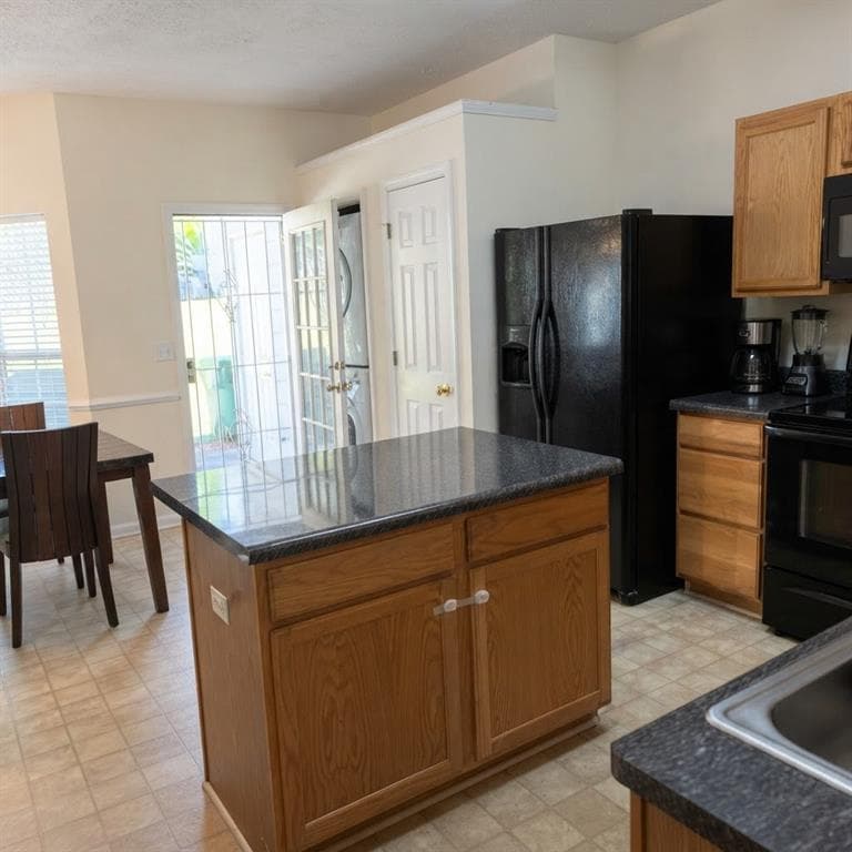 2 bedroom, 3 bathroom, 1,492 sq ft townhouse for sale at 2784 Parkway Cove, Lithonia, GA 30058 — photo 7