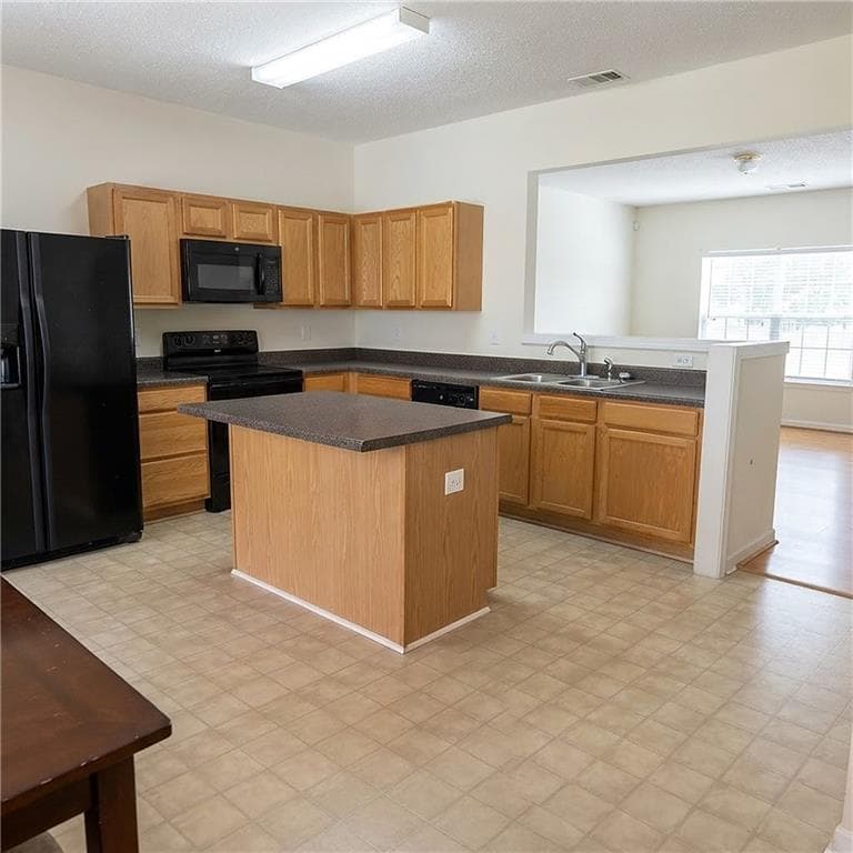 2 bedroom, 3 bathroom, 1,492 sq ft townhouse for sale at 2784 Parkway Cove, Lithonia, GA 30058 — photo 8