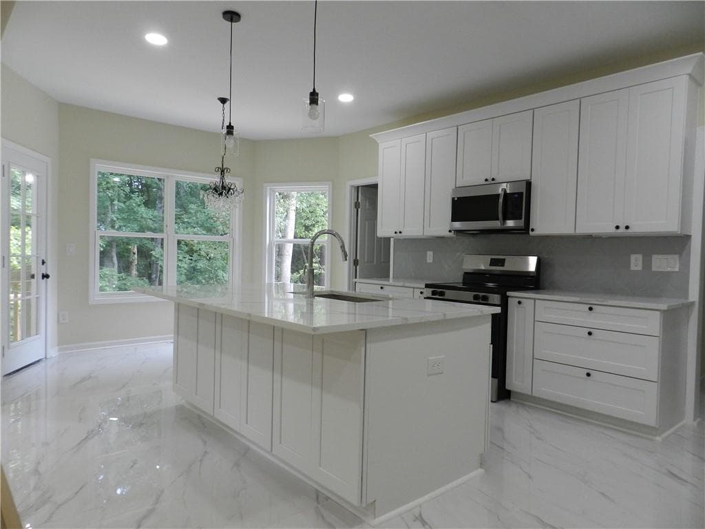 5 bedroom, 5 bathroom, 3,265 sq ft single family residence for sale at 4120 Alayna Lee Circle, Mcdonough, GA 30252 — photo 9