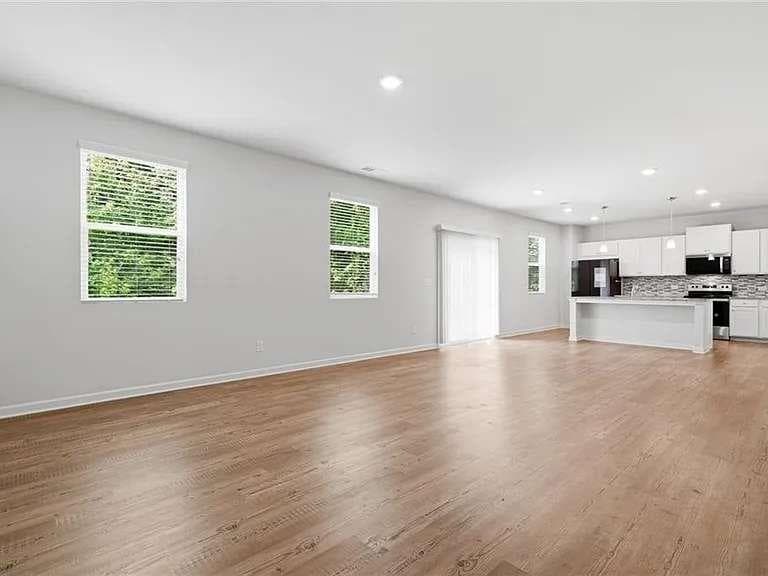 5 bedroom, 3 bathroom, 2,884 sq ft single family residence for rent at 384 Summerwood Lane, Dawsonville, GA 30534 for $2,800 a month — photo 6