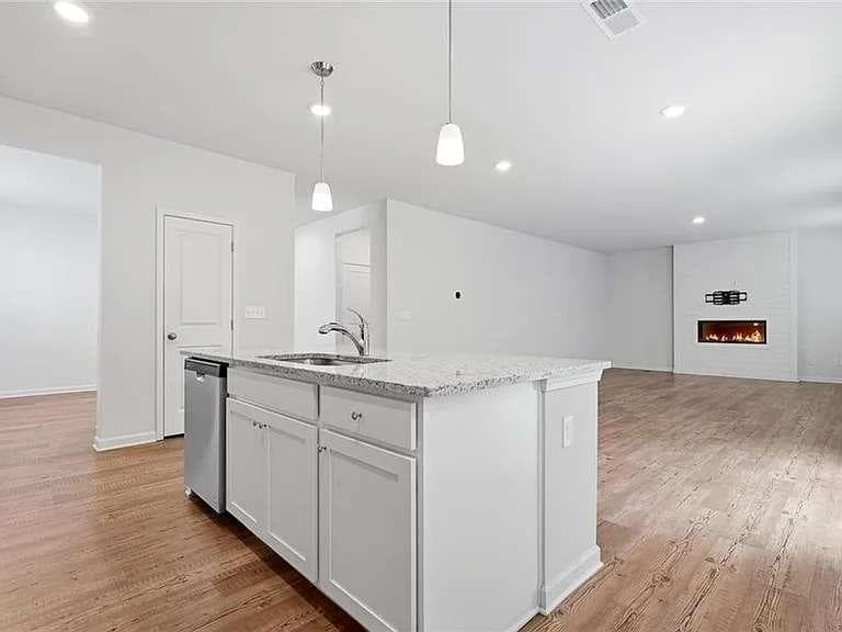 5 bedroom, 3 bathroom, 2,884 sq ft single family residence for rent at 384 Summerwood Lane, Dawsonville, GA 30534 for $2,800 a month — photo 7