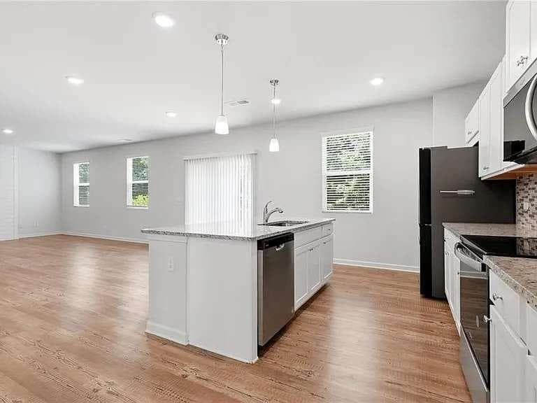 5 bedroom, 3 bathroom, 2,884 sq ft single family residence for rent at 384 Summerwood Lane, Dawsonville, GA 30534 for $2,800 a month — photo 8