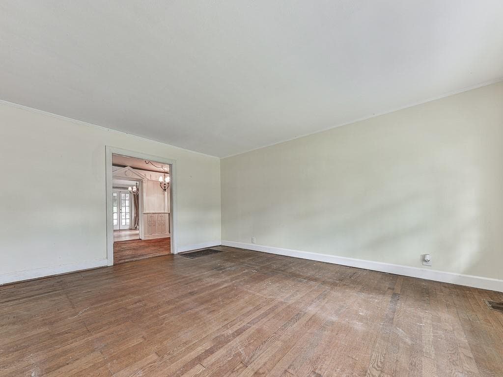 3 bedroom, 2 bathroom, 1,740 sq ft single family residence for sale at 533 Campbell Hill Street, Marietta, GA 30060 — photo 4