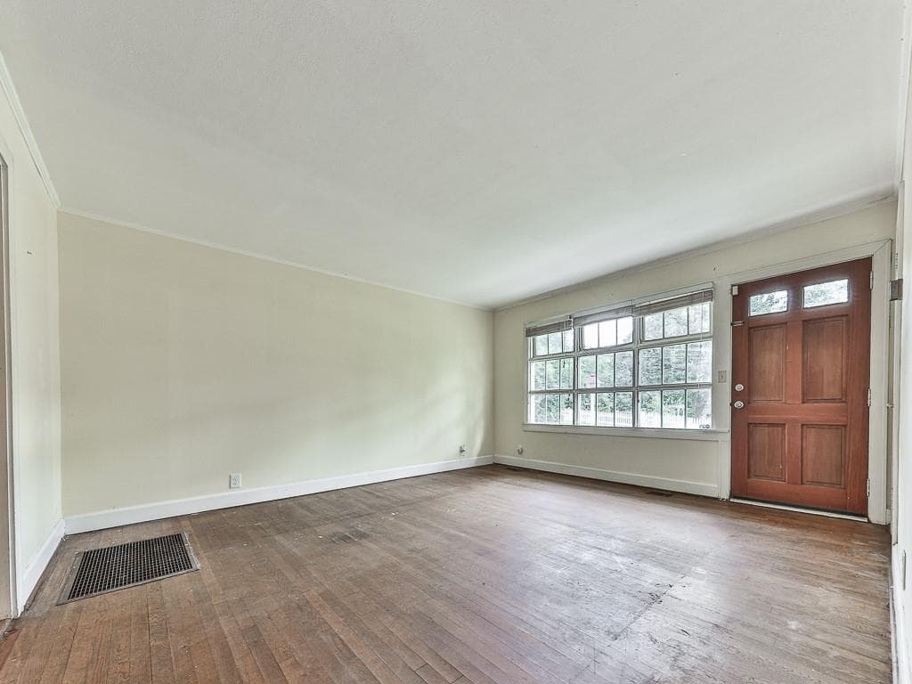 3 bedroom, 2 bathroom, 1,740 sq ft single family residence for sale at 533 Campbell Hill Street, Marietta, GA 30060 — photo 5