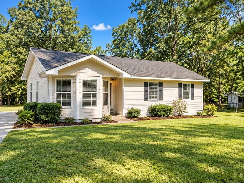 3 bedroom, 2 bathroom, 1,142 sq ft single family residence for sale at 345 Union Grove Church Road, Calhoun, GA 30701