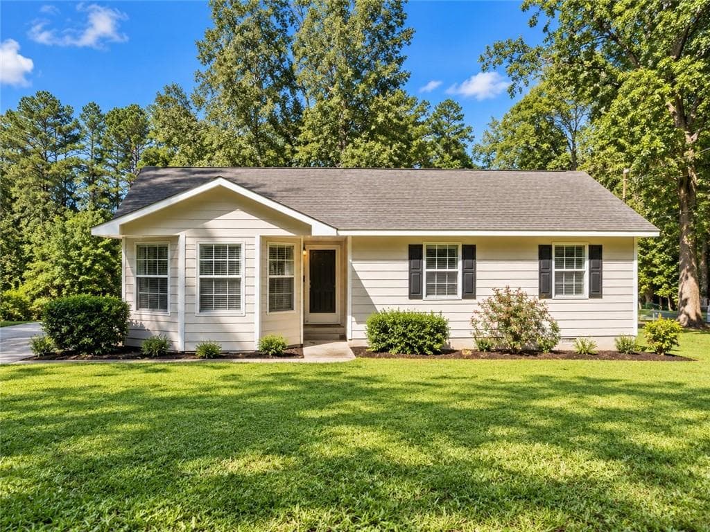 3 bedroom, 2 bathroom, 1,142 sq ft single family residence for sale at 345 Union Grove Church Road, Calhoun, GA 30701 — photo 2