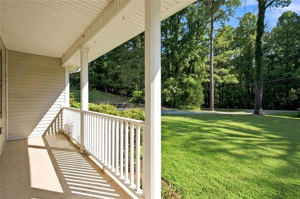 3 bedroom, 2 bathroom, 1,792 sq ft single family residence for sale at 13480 New Providence Road, Alpharetta, GA 30004 — photo 4