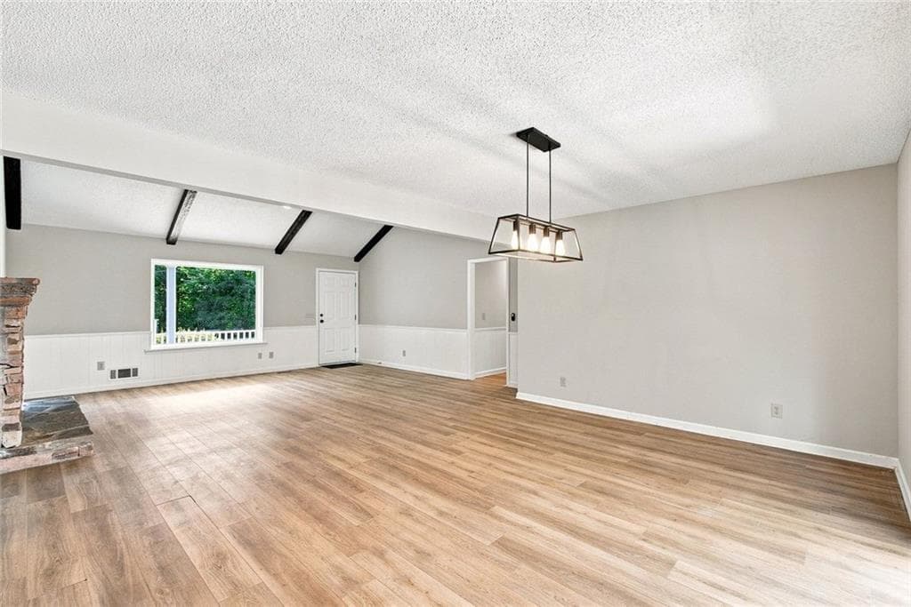3 bedroom, 2 bathroom, 1,792 sq ft single family residence for sale at 13480 New Providence Road, Alpharetta, GA 30004 — photo 7