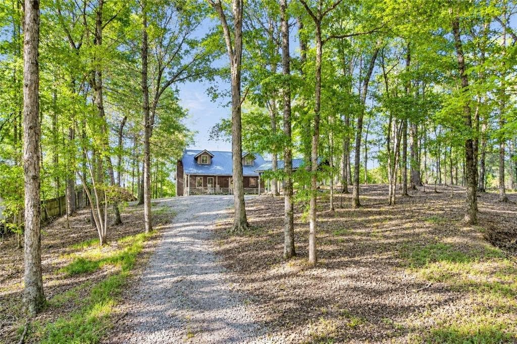 3 bedroom, 2 bathroom, 1,512 sq ft single family residence for sale at 858 River Forest Run, Cleveland, GA 30528 — photo 4