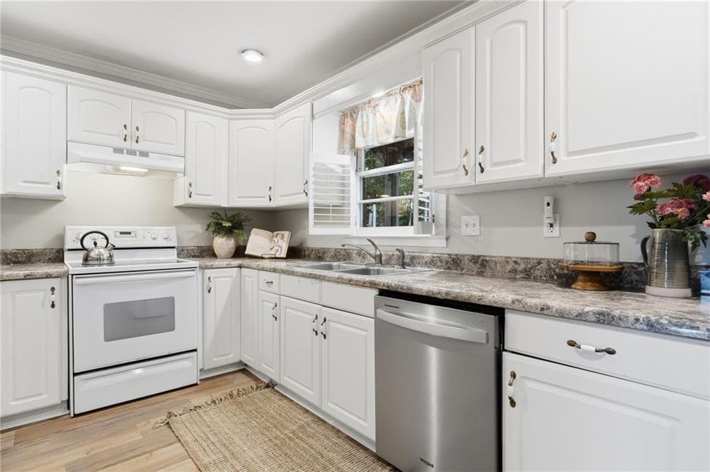 3 bedroom, 2 bathroom, 1,512 sq ft single family residence for sale at 858 River Forest Run, Cleveland, GA 30528 — photo 10