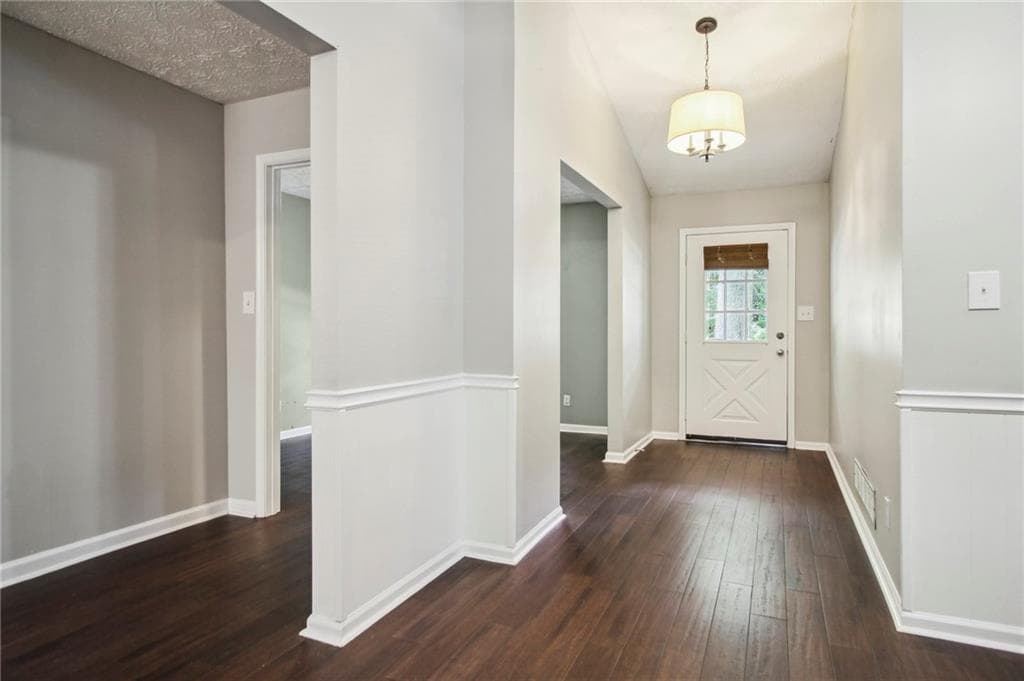 3 bedroom, 2 bathroom, 1,472 sq ft single family residence for rent at 455 Barrington Drive, Roswell, GA 30076 for $2,700 a month — photo 6