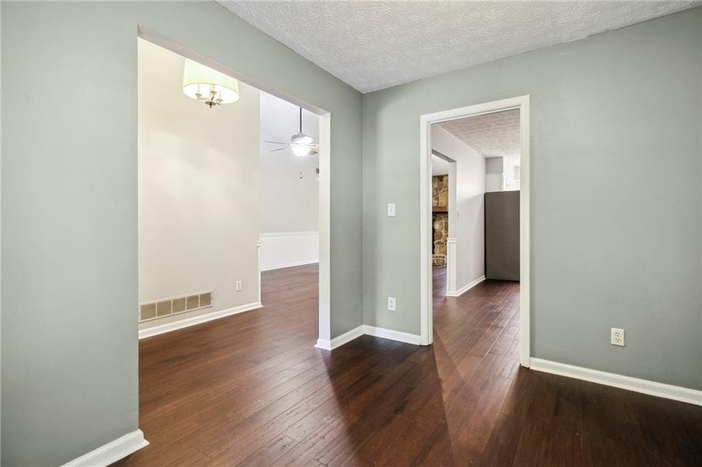 3 bedroom, 2 bathroom, 1,472 sq ft single family residence for rent at 455 Barrington Drive, Roswell, GA 30076 for $2,700 a month — photo 7