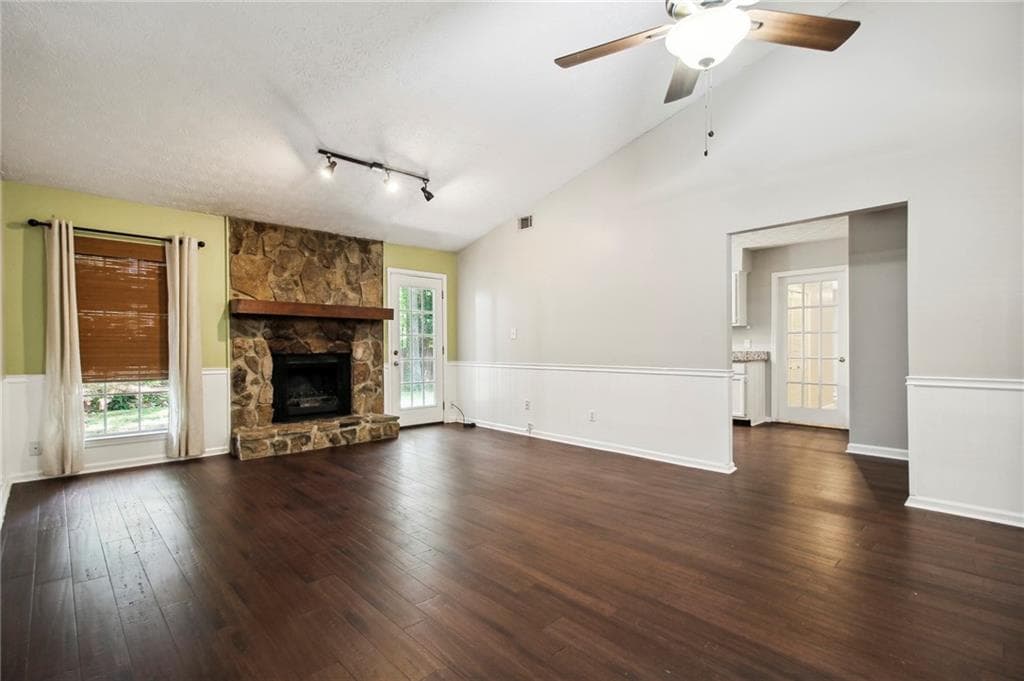 3 bedroom, 2 bathroom, 1,472 sq ft single family residence for rent at 455 Barrington Drive, Roswell, GA 30076 for $2,700 a month — photo 8