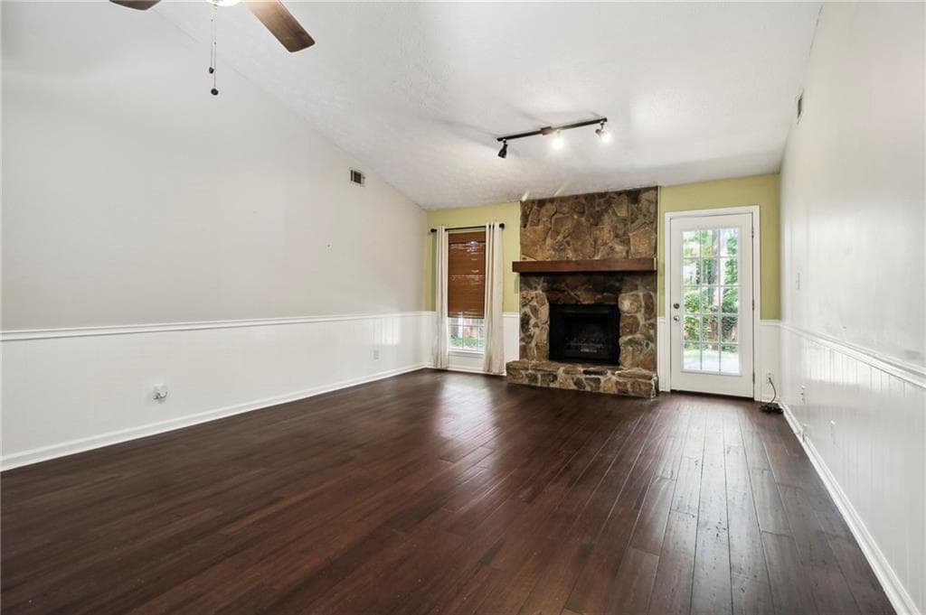 3 bedroom, 2 bathroom, 1,472 sq ft single family residence for rent at 455 Barrington Drive, Roswell, GA 30076 for $2,700 a month — photo 9