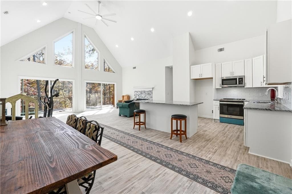 3 bedroom, 2 bathroom, 1,620 sq ft single family residence for sale at 8155 Stone Hill Road, Cumming, GA 30028 — photo 8
