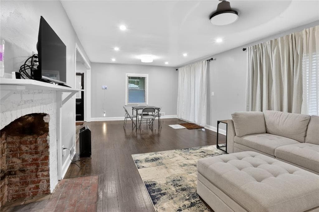 3 bedroom, 2 bathroom, 1,710 sq ft single family residence for sale at 2123 Juanita Street, Decatur, GA 30032 — photo 7