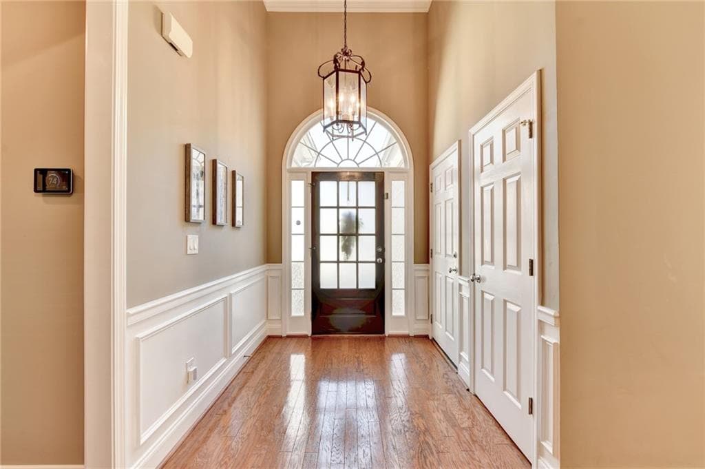 3 bedroom, 2 bathroom, 2,068 sq ft single family residence for sale at 1890 Barrett Knoll Court, Kennesaw, GA 30152 — photo 3