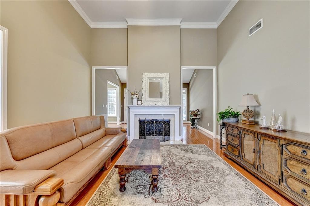 3 bedroom, 2 bathroom, 2,068 sq ft single family residence for sale at 1890 Barrett Knoll Court, Kennesaw, GA 30152 — photo 5