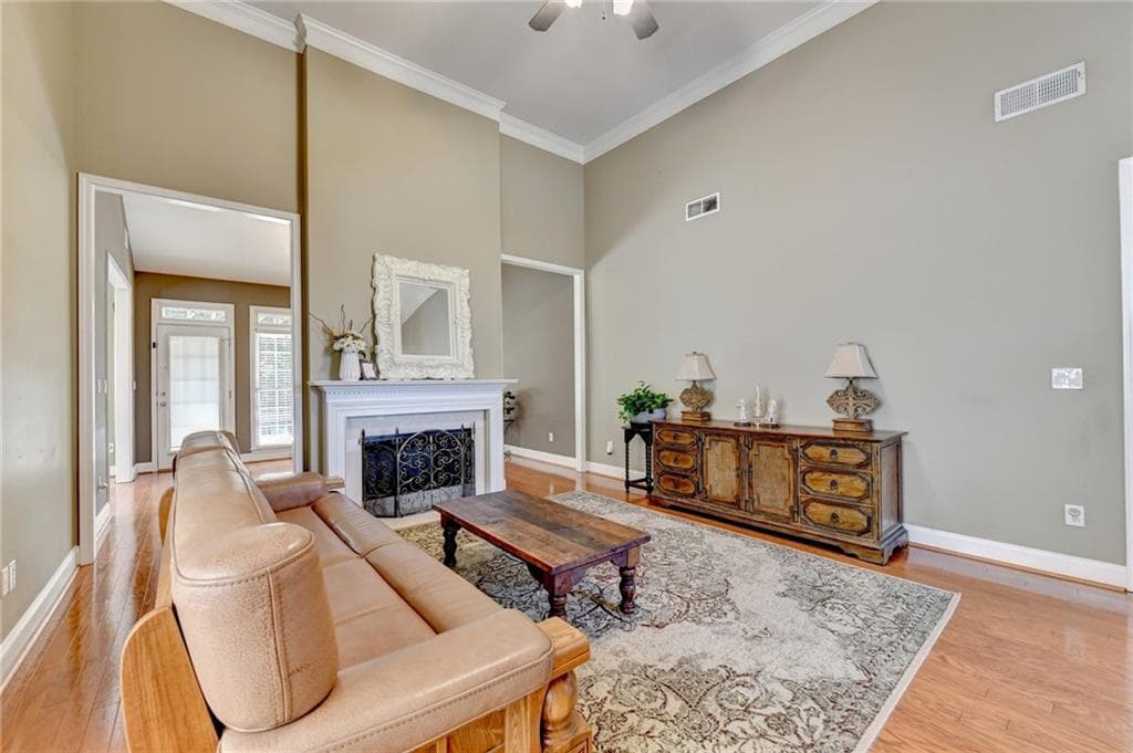 3 bedroom, 2 bathroom, 2,068 sq ft single family residence for sale at 1890 Barrett Knoll Court, Kennesaw, GA 30152 — photo 6