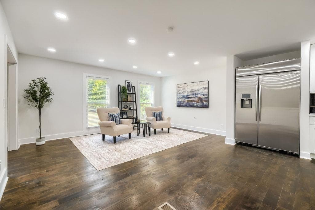 5 bedroom, 5 bathroom, 4,451 sq ft single family residence for sale at 2368 Fenhurst Place, Dunwoody, GA 30338 — photo 3