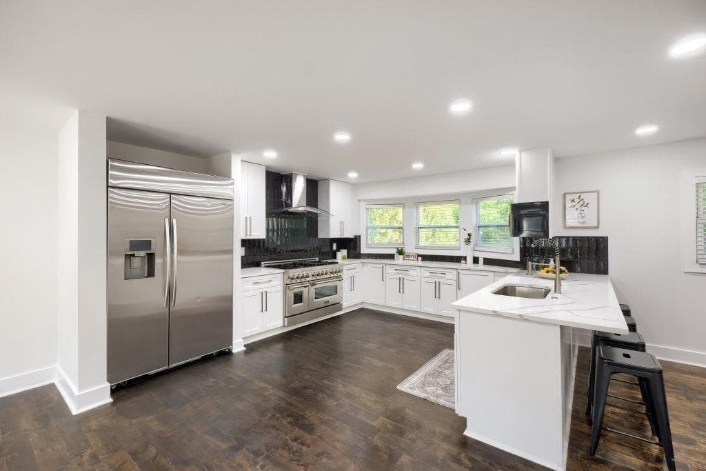 5 bedroom, 5 bathroom, 4,451 sq ft single family residence for sale at 2368 Fenhurst Place, Dunwoody, GA 30338 — photo 9