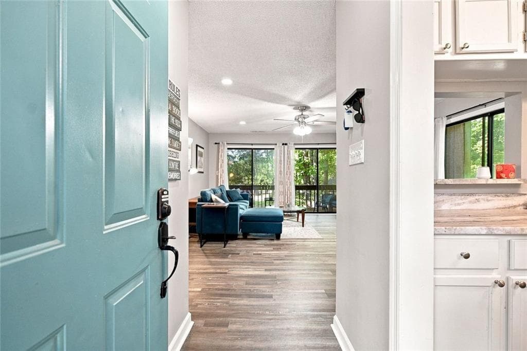 2 bedroom, 2 bathroom, 954 sq ft condominium for sale at 2604 Fairway Oaks, Waleska, GA 30183