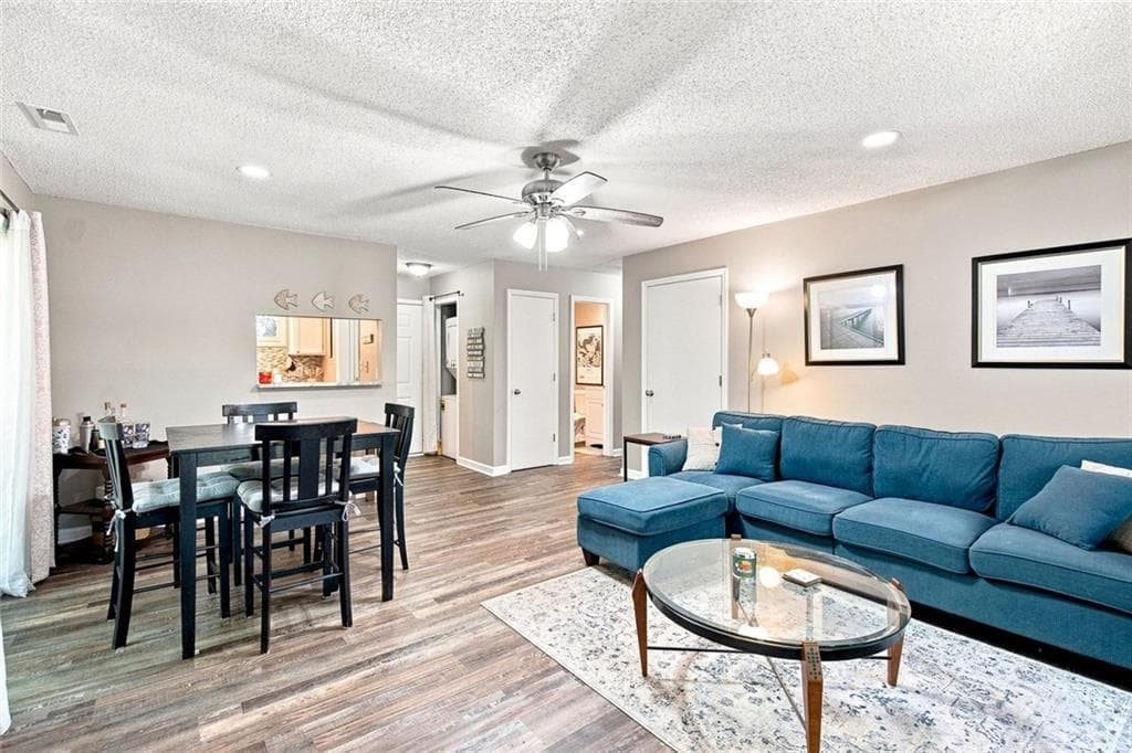 2 bedroom, 2 bathroom, 954 sq ft condominium for sale at 2604 Fairway Oaks, Waleska, GA 30183 — photo 5