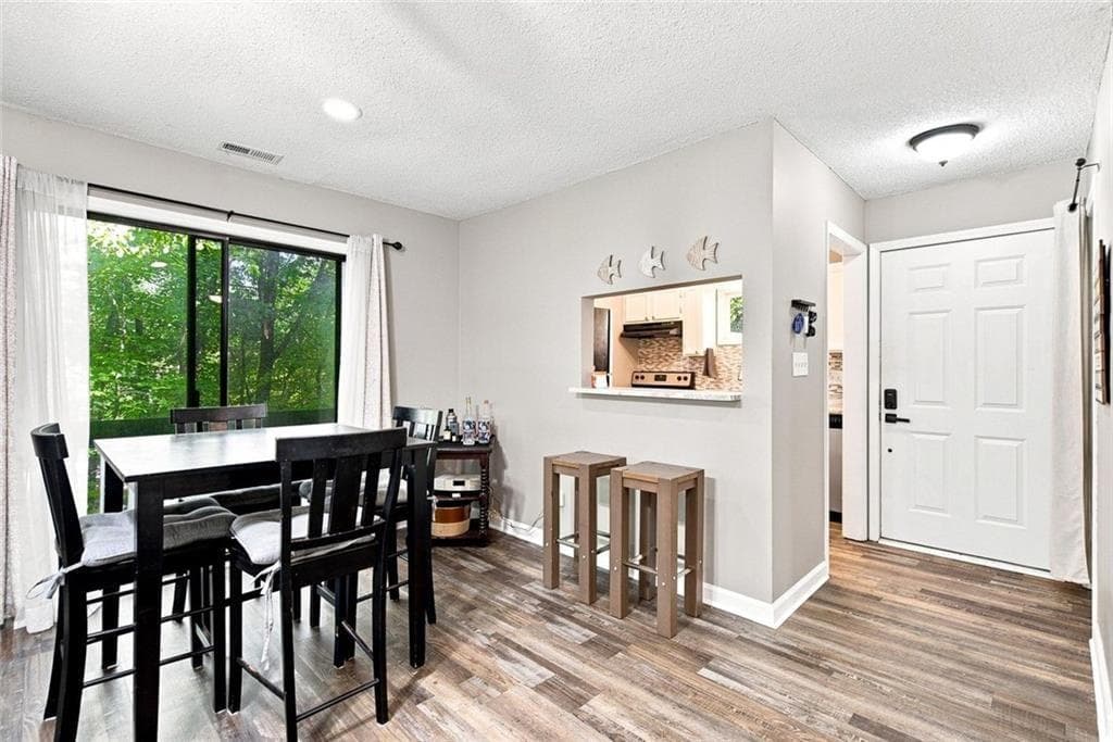 2 bedroom, 2 bathroom, 954 sq ft condominium for sale at 2604 Fairway Oaks, Waleska, GA 30183 — photo 8